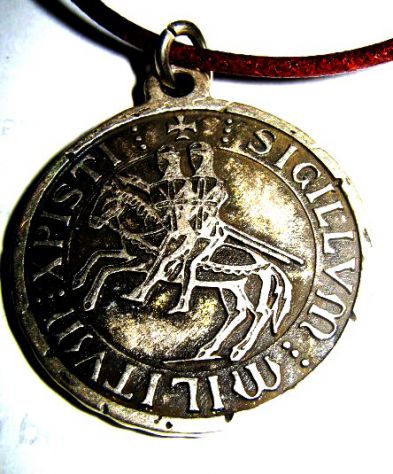 SIGILLO DEI CAVALIERI TEMPLARI-PELTRO E ARGENTO CON CATENINA O PORTACHIAVE - Foto 2