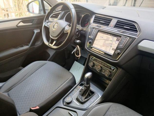 VOLKSWAGEN Tiguan 2.0 TDI DSG 4MOTION Executive BlueMotion Technolog rif. 23888000 - Foto 9
