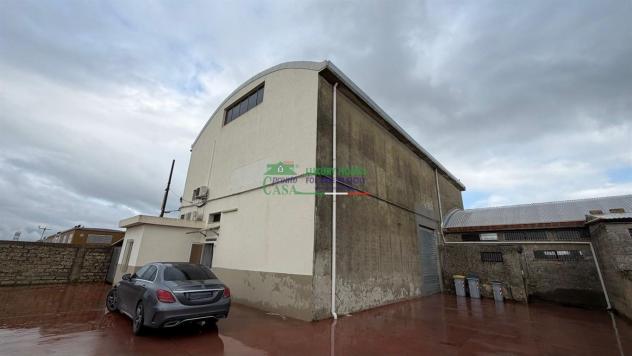 Rif. 9834 - Capannone commerciale zona "Ipercoop". - Foto 2