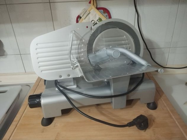 Affettatrice RGV 220 quasi nuova