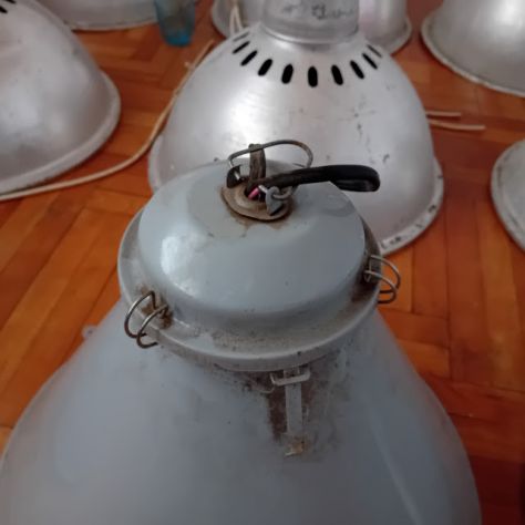Lampade originali d'epoca per arredamento industriale