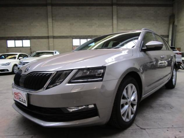 SKODA Octavia Wagon 2.0 TDi SCR Executive 4x4 DSG * 208.000 KM * rif. 23913924
