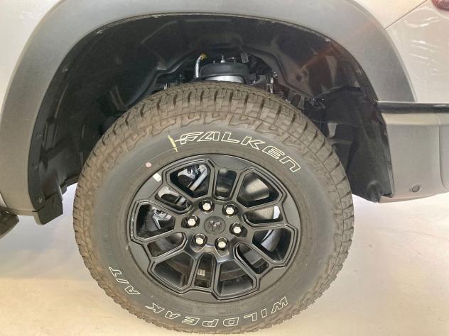 RAM 1500 REBEL PREMIUM 2025 3.0L Twin-Turbo 420 CV - Foto 9