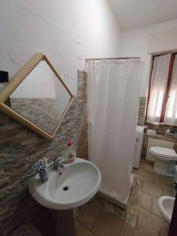 Vendiamo casa indipendente con giardino - Foto 10