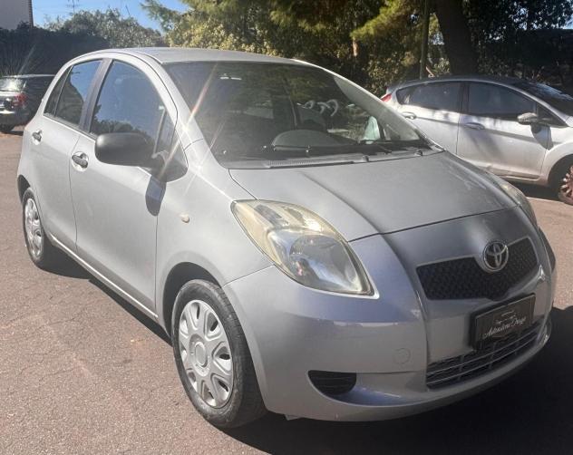 Toyota Yaris 1.0 5 porte