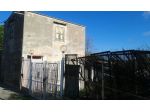 Casa con terreno a 300 m.dal mare.