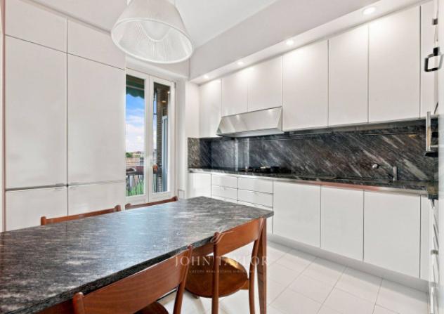 Appartamento di 230 m² con 5 locali e box auto in vendita a Milano - Foto 7