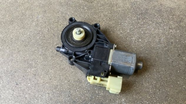 Motorino alzacristallo anteriore SX Ford Fiesta del 2011 (8A61-14A389-B)