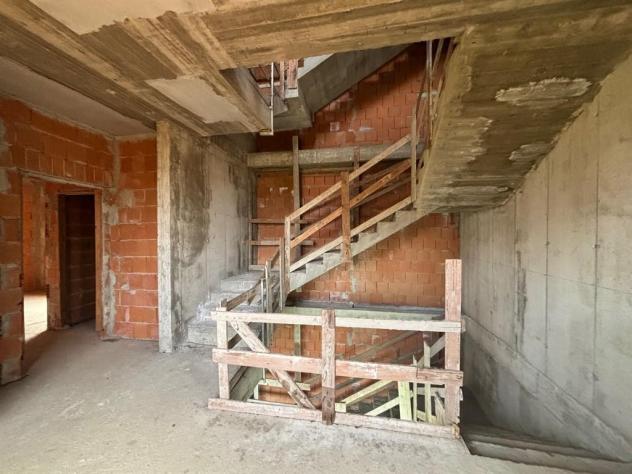 STRUTTURA POLIFUNZIONALE, ALBERGO DA ULTIMARE - Foto 14
