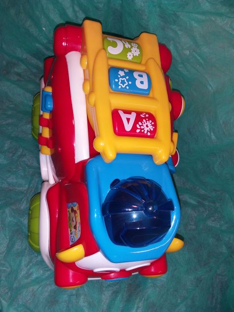 Camion dei Pompieri di Clementoni con pulsanti sonori, per bambini da 9 a 36 mes - Foto 4