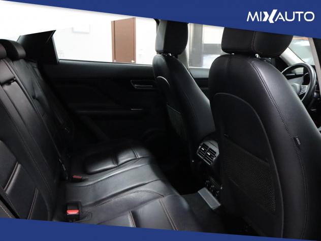Jaguar F-Pace 2.0D I4 Pure AWD 180CV Auto - Foto 15