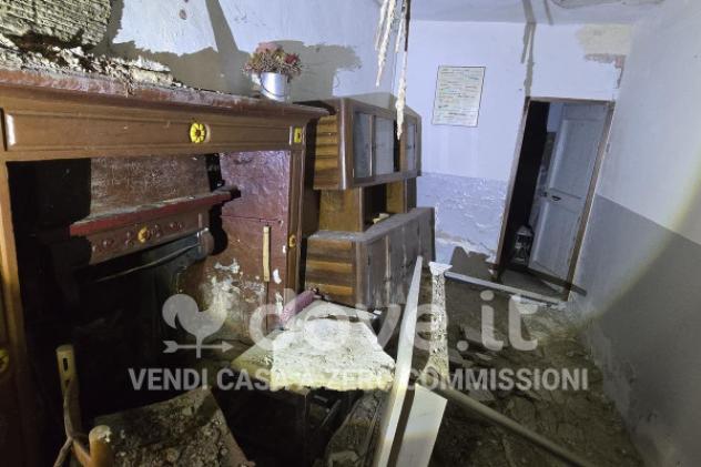 Casa indipendente di 85 m² con 3 locali in vendita a Casalzuigno - Foto 4