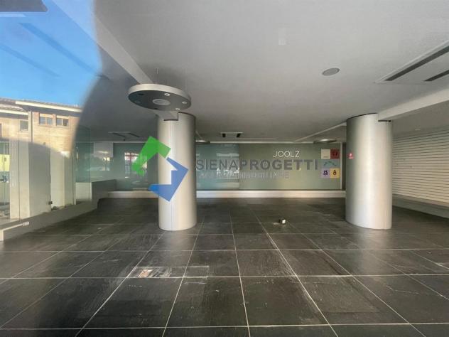 Impagabile Opportunità Commerciale | 500 mq Strategici a Due Passi dal Centro - Foto 4