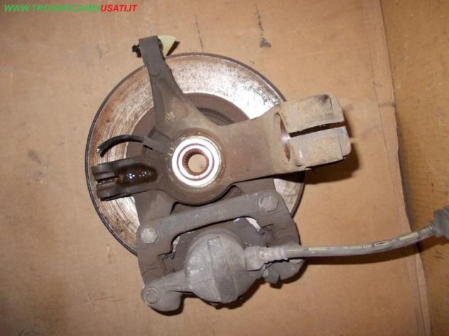 MONTANTE S.SOSP.ANT. 1.9 DCI RENAULT MEGANE (C84/B84) 3p / 5p  Meccanica  Assale  Telaio  Fusello ruota ant. sx. RENAULT - MEGANE 3p / 5p - 01-10-2002