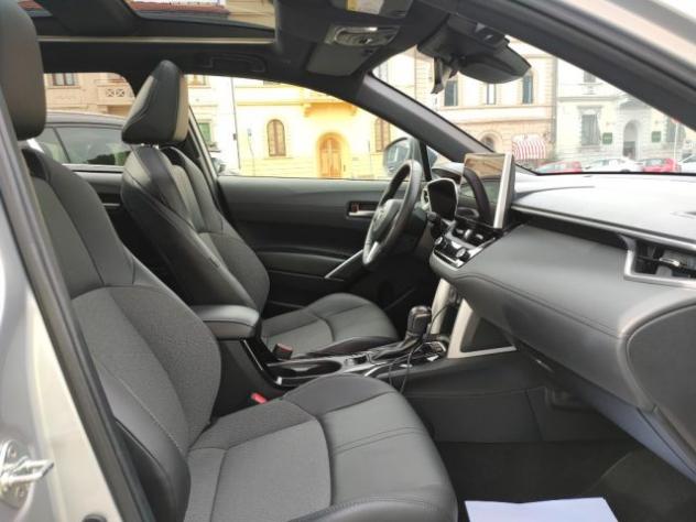 TOYOTA Corolla Cross 2.0 Hybrid 197 CV E-CVT Lounge rif. 24109715 - Foto 10