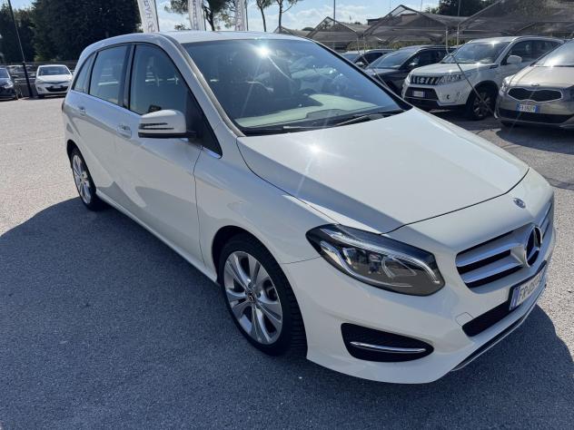 Mercedes-Benz Classe B B 200 d Automatic Sport - Foto 7