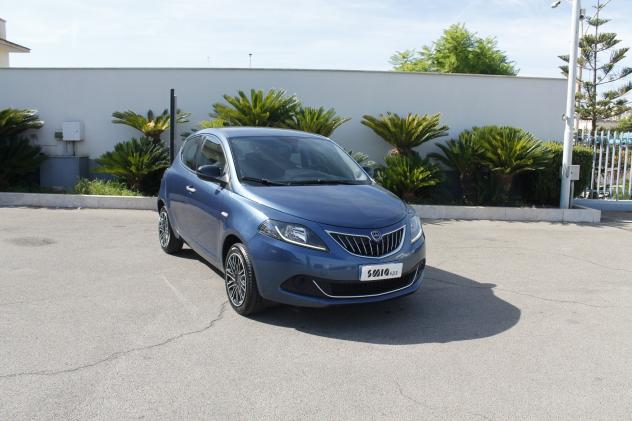 Lancia Ypsilon 1.0 FireFly 5 porte S&S Hybrid Silver