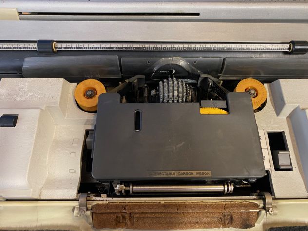 Macchina da scrivere elettrica Olivetti Lexikon 93-93C - Foto 2