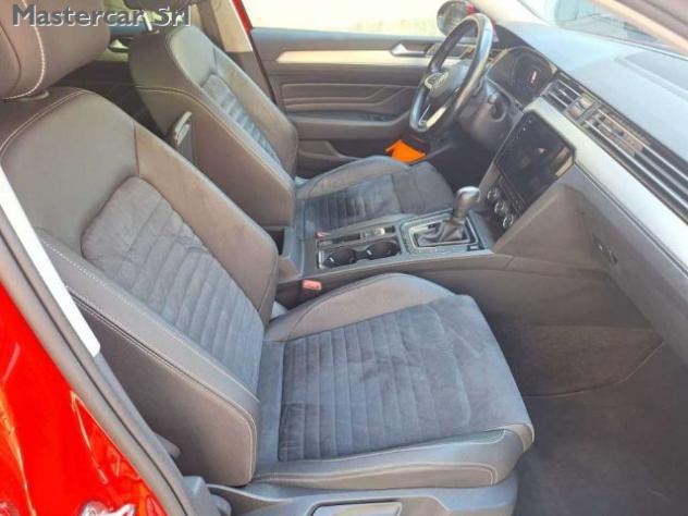 VOLKSWAGEN Passat Variant Passat VIII Variant 2.0 tdi Executive 150cv dsg - rif. 24038920 - Foto 9
