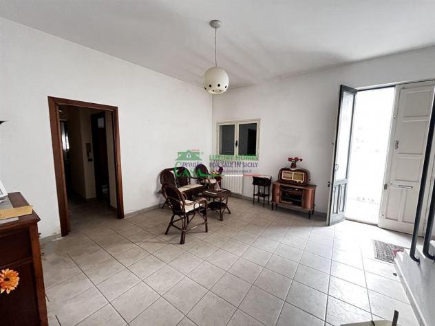 Rif:2421 - Casa indipendente con terrazzo nel Cuore Storico di Comiso