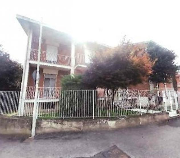 Pentalocale in vendita a Vercelli