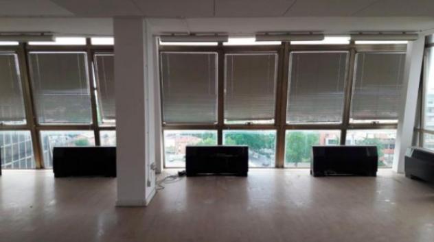 Immobile di 130 m² in vendita a Modena