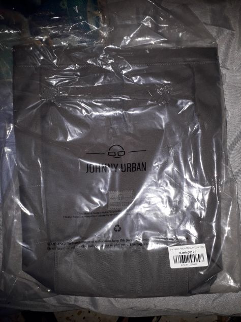 zaino grigio Johnny Urban di 15,5 litri ideale per tutti gli utilizzi unisex