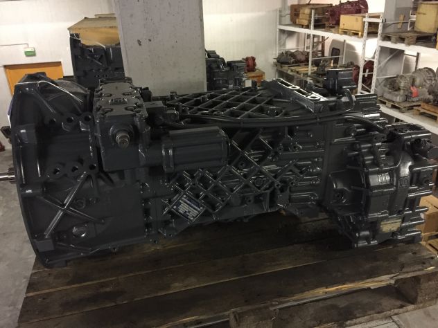 Cambio REVISIONATO ZF IVECO 16S221 + IT CON POMPA 13.80-0.84 41271569