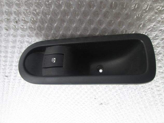 025330 INTERRUTTORE ALZACRISTALLO PORTA POSTERIORE SINISTRA RENAULT MEGANE 1.5 D 74KW 5M 5P (2004) RICAMBIO USATO