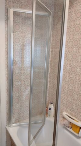 PARETE PIEGHEVOLE PER VASCA DA BAGNO