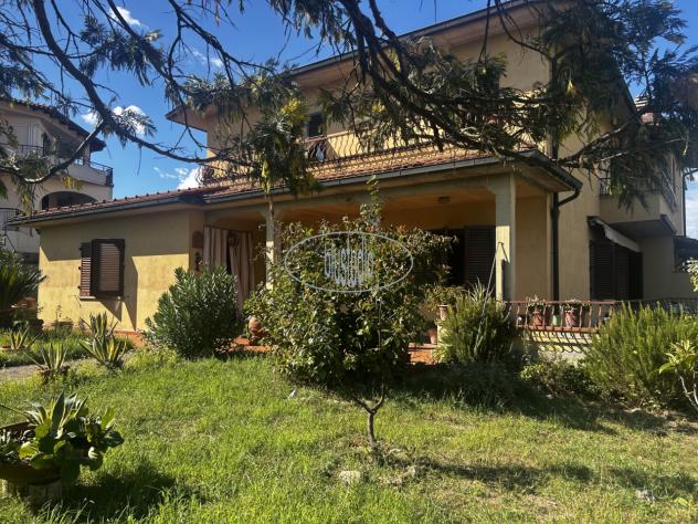 BIFAMILIARE di 8 vani e di 317 mq (FIGLINE E INCISA VALDARNO) rif. V-2463 - Foto 5