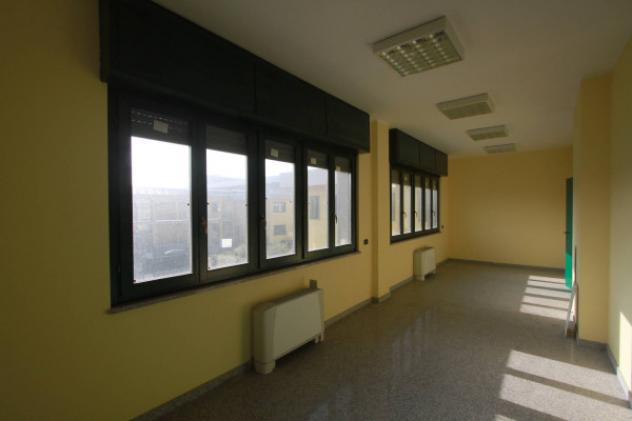 Immobile di 1731 m² con più di 5 locali in vendita a Pero - Foto 13