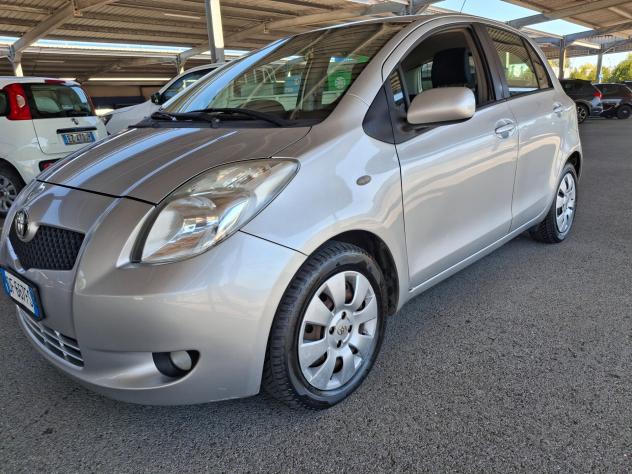 Toyota Yaris 1.3 BENZINA-OK NEOPATENTATI. - Foto 3