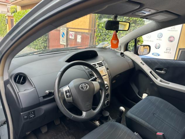 Toyota Yaris 1.3 Benzina 5 porte 87cv Ottima anche x NEOPATENTATI - Foto 4
