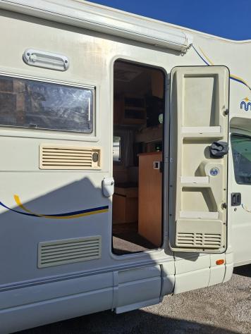 CAMPER MILLER DUCATO MANSARDATO 6 POSTI DINETTE LETTO MATRIMONIALE CLIMATIZZATORE FOTOVOLTAICO GARAGE CAMPEGGIO USATI GENERALI 1782 - Foto 5