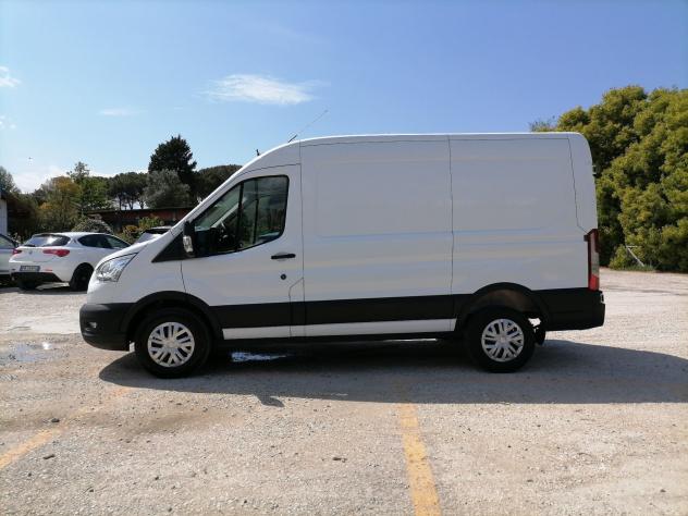Ford Transit 330 2.0 tdci MHEV 130cv trend L2H2 E6.2 - Foto 3