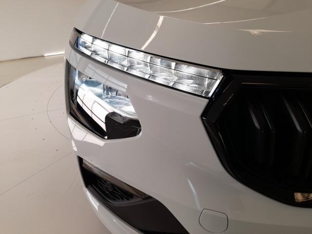 Škoda Kamiq 1.0 TSI Black Dots DSG 85kW - Foto 8