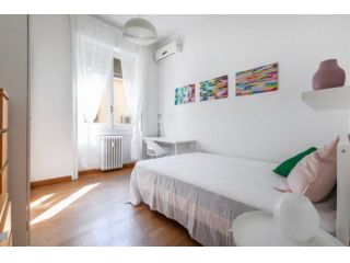 Appartamento di 12 m² con più di 5 locali in affitto a Milano