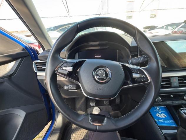 Škoda Kamiq 1.0 TSI 110 CV Ambition - Foto 10