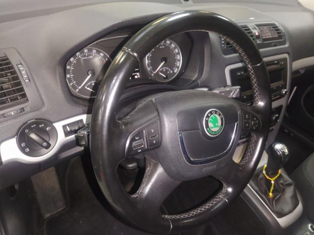 Skoda Octavia 1.6 TDI CR F.AP. Wagon Comfort - Foto 5