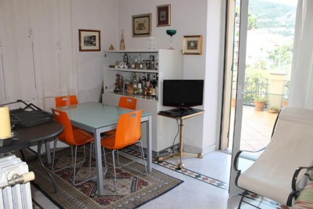 Alassio, Piazza Stalla, Bilocale piano secondo con ascensore, ampio terrazzo, doppio garage, posto auto e cantina - Foto 7