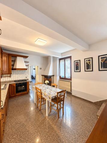 APPARTAMENTO INDIPENDENTE di 5 vani e di 130 mq (SIGNA) rif. L1393 - Foto 7