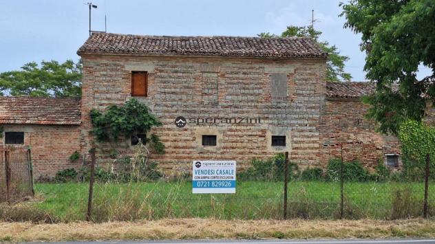 AEREOPORTO: Vendesi casale da ristrutturare a fano - zona aeroporto: ottima visibilità, ideale per attività ricettiva o commerciale!
hai un progetto a - Foto 3