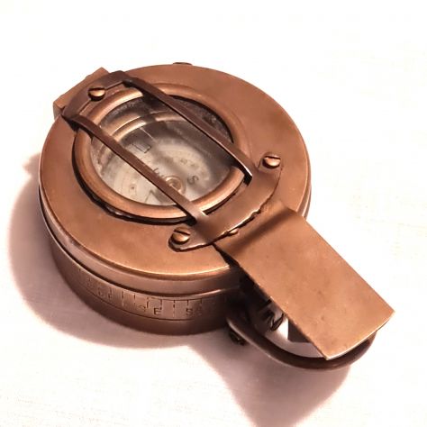 Bussola prismatica militare vintage realizzata in ottone