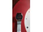 2 orologi da parete e 1 da polso