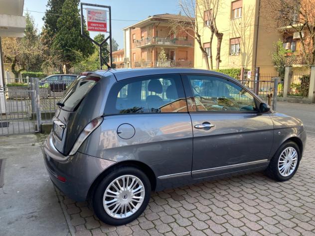 Lancia Ypsilon 130.000KM OK NEOPATENTATI - Foto 5