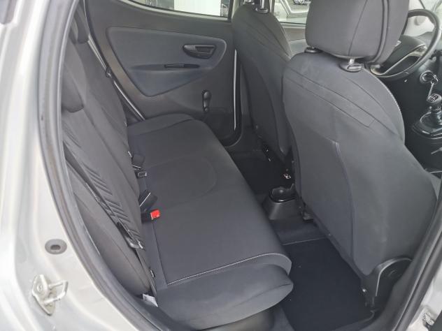 Lancia Ypsilon 1.0 FireFly 5 porte S&S Hybrid Gold - Foto 10