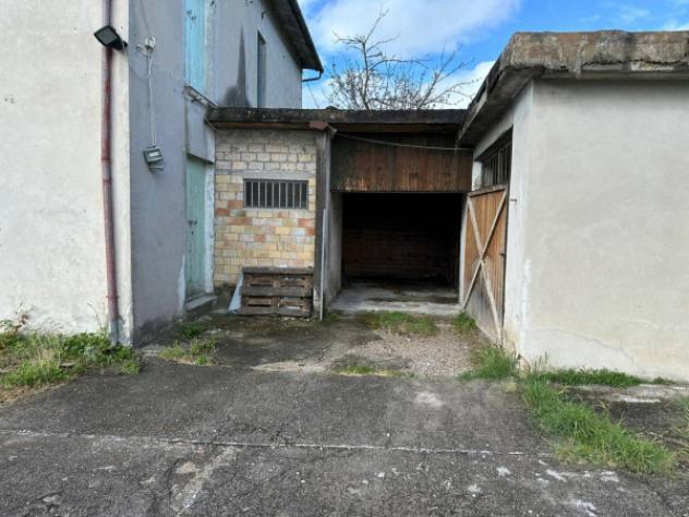 Immobile in asta di 335 m² con più di 5 locali e box auto doppio in vendita a Fermignano - Foto 3