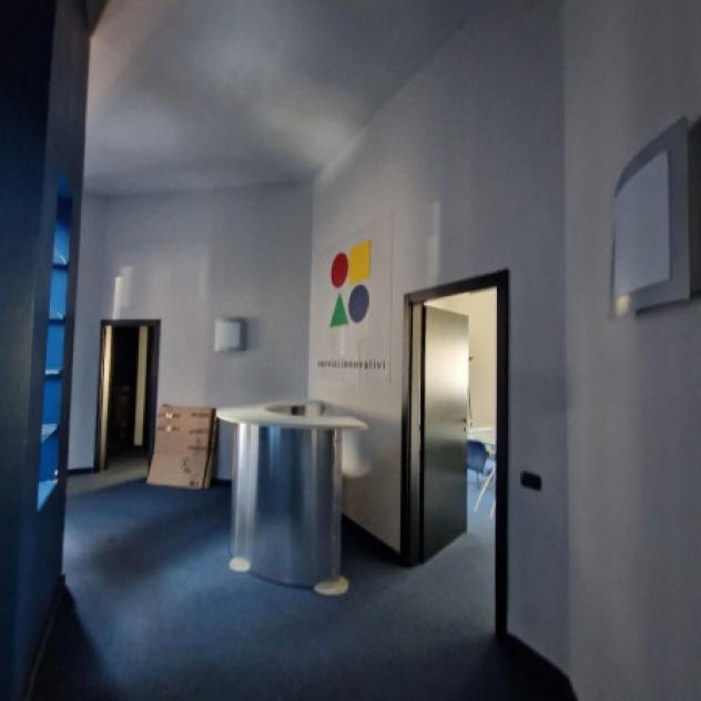 Immobile di 400 m² con più di 5 locali in vendita a Lainate - Foto 7