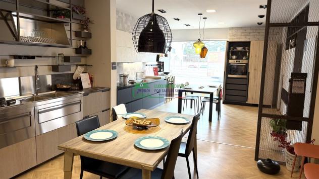 Rif.9794 - Prestigioso Immobile Commerciale in Viale delle Americhe - Foto 4